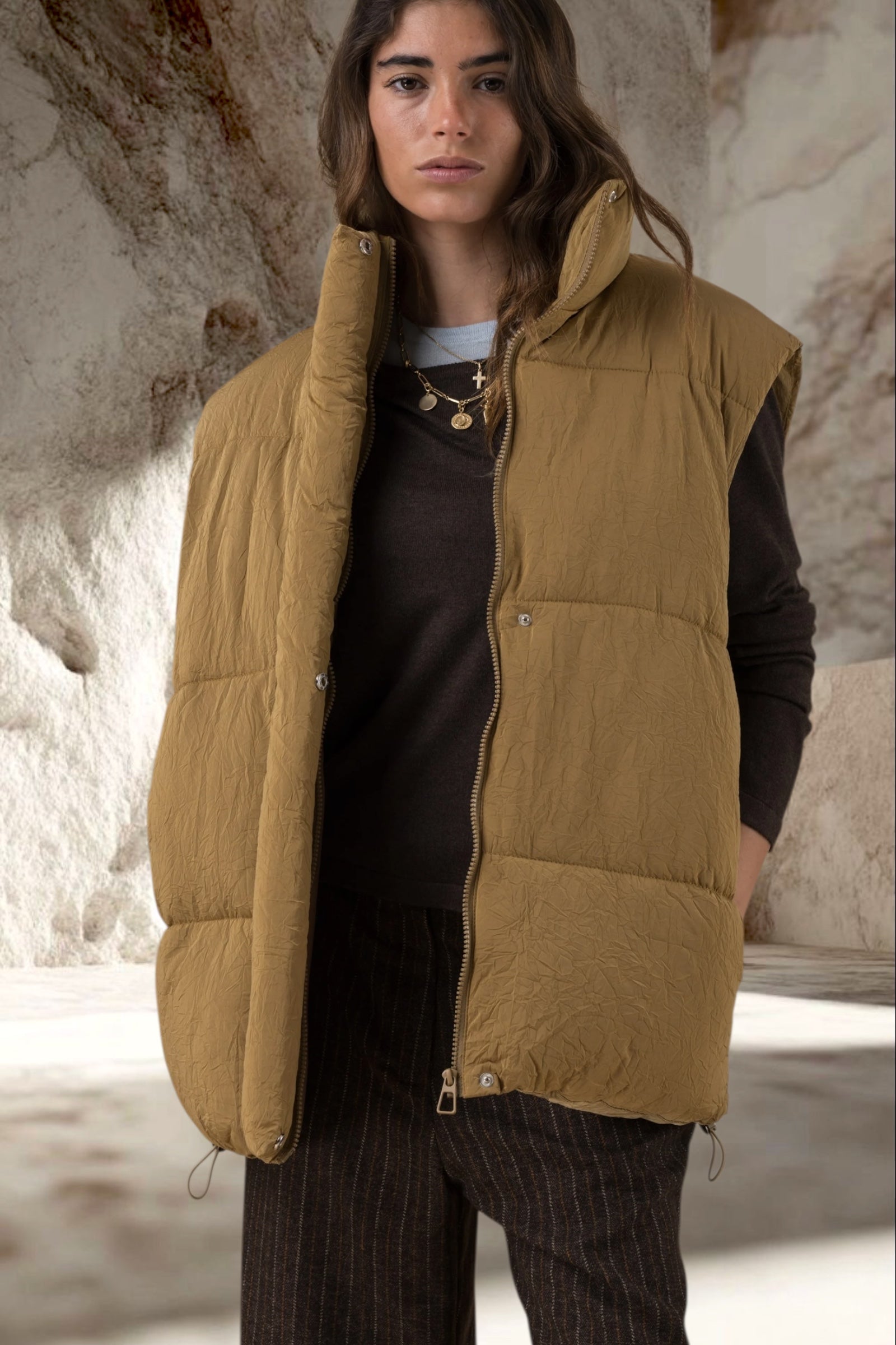 DOUDOUNE BEIGE SANS MANCHE